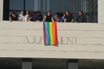 La bandera arcoíris, en la fachada del Ayuntamiento
