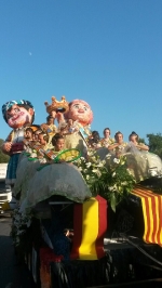 Las Reinas Falleras de Burriana participan por primera vez en la Batalla de Flores de Valencia