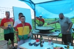 La penya Pirata cocina la mejor paella de Les Penyes en Festes