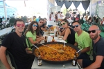 La penya Pirata cocina la mejor paella de Les Penyes en Festes