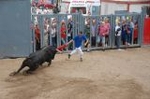 Lleno en el recinto de los toros y primer herido de la fiestas