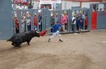 Lleno en el recinto de los toros y primer herido de la fiestas