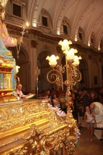 Basílica de El Salvador acoge la presentación a los Niños a la patrona