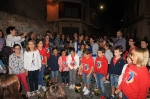 Los niños y niñas de Borriana participan en el taller de fanalets durante las Fiestas de la Misericordia