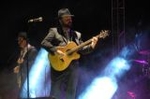 Los Brincos cierran las actuaciones musicales con una gran convocatoria de público