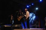 Los Brincos cierran las actuaciones musicales con una gran convocatoria de público