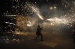 El Correfoc y el castillo de fuegos ponen el punto y final a las fiestas
