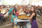 Más de 2.500 personas comparten las paellas de la XXI Trobada de Quintes de Almenara