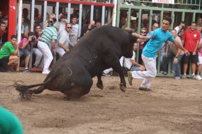 Magia, msica y toros en el ecuador de las fiestas del Roser de Almassora