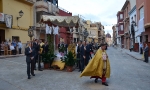 La ofrena floral per a la Sagrada Familia i processó del Santíssim marquen la jornada dominical a La Vall d'Uixó