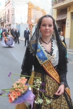 La ofrena floral per a la Sagrada Familia i processó del Santíssim marquen la jornada dominical a La Vall d'Uixó