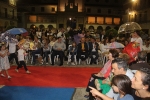 Nules tanca les festes de la Soledad amb una gran desfilada de moda a la plaça Major