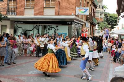 El Grup de Danses Tradicionals L'Arenilla celebra este fin de semana su XV aniversario 