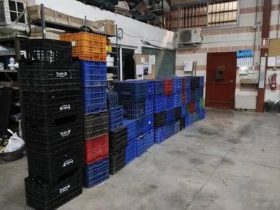 La Polica Local de Nules intercepta una furgoneta con 80 cajones de diferentes comercios destinados presumiblemente para robo de naranjas