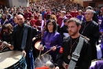 La reconocida Rompida de la Hora de l'Alcora recuerda la muerte de Jesús y pregona la Paz en el mundo 