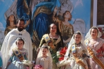 Multitudinaria ofrenda flora a la Virgen de la Asunción