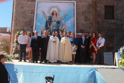 Multitudinaria ofrenda flora a la Virgen de la Asunción