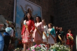 Multitudinaria ofrenda flora a la Virgen de la Asunción