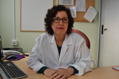 Una enfermera del Provincial recibe un premio por una ponencia sobre oftalmologa