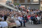 La plaça Major va vibrar amb el concert de Karina i Micky