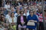 La plaça Major va vibrar amb el concert de Karina i Micky