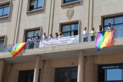 El pleno declara por unanimidad a Vila-real municipio respetuoso con la diversidad sexual y se suma por primera vez a la conmemoracin del Orgullo LGTBI