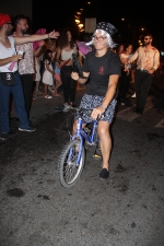 Divertida y colorida noche de disfraces