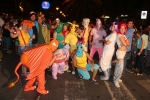 Divertida y colorida noche de disfraces