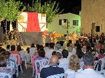 La compañía Tragalenguas Teatro rindió homenaje a la figura de Cervantes