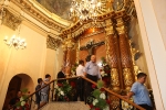 Concurrida Procesión del Cristo y exposición en la Caixa Rural