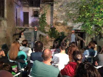 El microteatro de 'La Ravalera on Tour' causa sensacin en Vilafranca