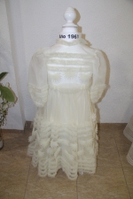 Xilxes inaugura una exposición de vestidos de comunión de los años 60 