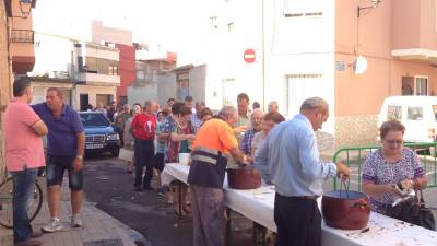 El almuerzo popular y los toros animan la última jornada taurina de las fiestas de Xilxes