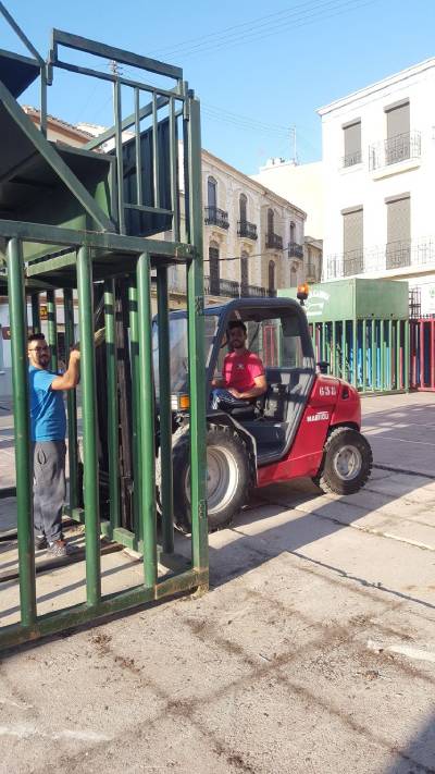Els voluntaris taurins demanen collaboraci ciutadana per a evitar l'entrada de vidre i llandes al recinte d'Almassora