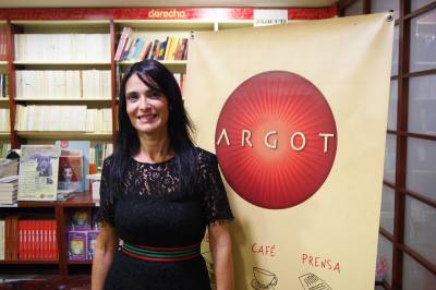 Maribel Escrig, ha presentado su ltima novela