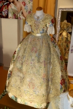 'Borgoña' y 'ciruela', los colores de los trajes de las Reinas Falleras de Burriana 2018