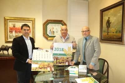 Prsentan el calendario de la Caixa Rural 2018 sobre el casco antiguo y fiestas locales coordinado por el Cronista Oficial de Alcora Jos Manue Puchol