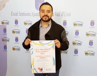 El Ayuntamiento de la Vall d'Uix organiza una tertulia sobre familias de acogida