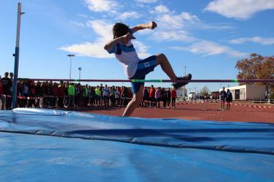 Ms de 350 escolars practiquen esport en la jornada atltica del SME