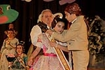La falla Pensat i Fet exalta a Leticia Martínez y Jimena Fenollosa como las Falleras Mayores 2017