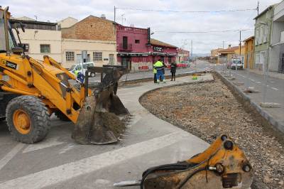 El Ayuntamiento de Vall d?Alba inicia los trabajos de construccin de una zona verde en la Barona por valor de 33.610 euros 