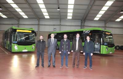 Castell incorpora dos nous autobusos ms eficients a la flota de transport pblic