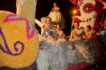 La Falla del Barri de València  logra doblete en la Cavalcada del Ninot  con primer premio en carroza y ninot