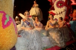 La Falla del Barri de València  logra doblete en la Cavalcada del Ninot  con primer premio en carroza y ninot