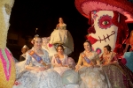 La Falla del Barri de València  logra doblete en la Cavalcada del Ninot  con primer premio en carroza y ninot