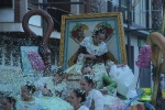El Coso Multicolor llena de confeti la Magdalena