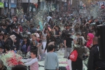 El Coso Multicolor llena de confeti la Magdalena