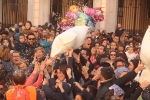 El Coso Multicolor llena de confeti la Magdalena
