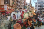 El Coso Multicolor llena de confeti la Magdalena