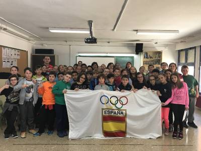 El CEIP Pare Vilallonga rep la visita i els consells de dos esportistes Olmpics